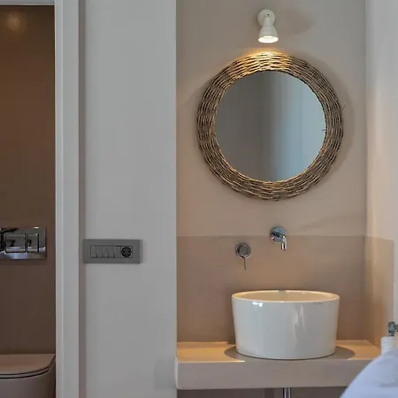 Grand Blue Beach & Suites شقة *