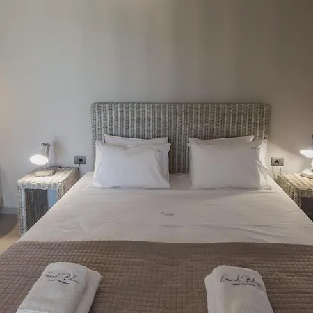 شقة Grand Blue Beach & Suites