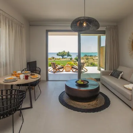 شقة Grand Blue Beach & Suites