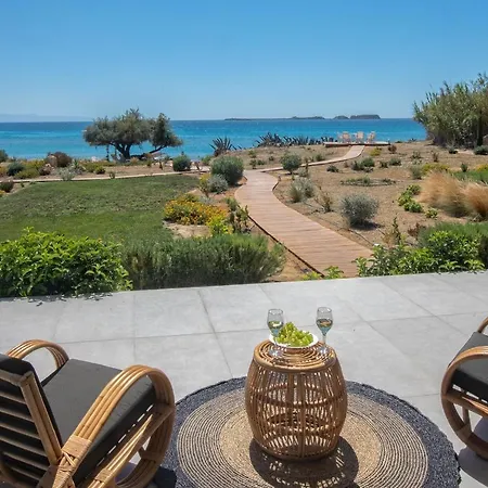 شقة Grand Blue Beach & Suites