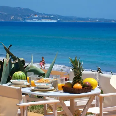 شقة Grand Blue Beach & Suites Xi Beach